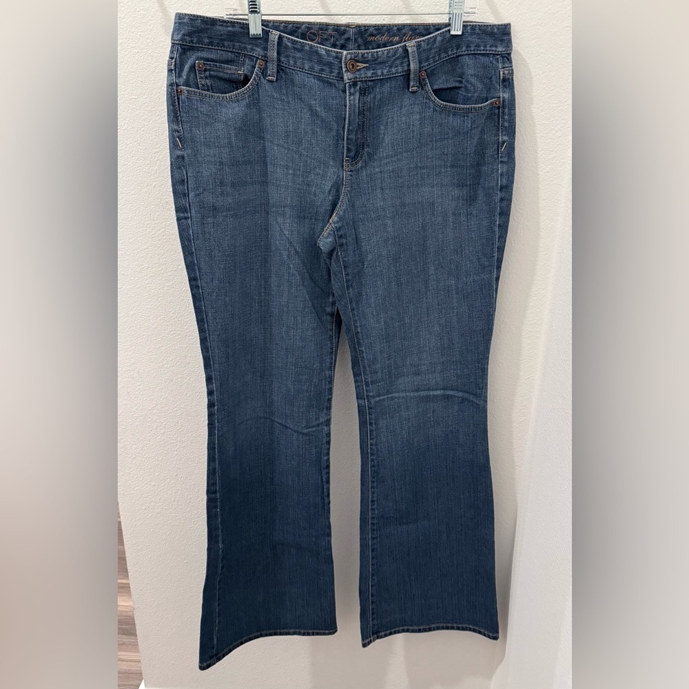 LOFT Modern Flare Mid-Rise Jeans in Medium Wash Size 14 Tall - Picture 4 of 9